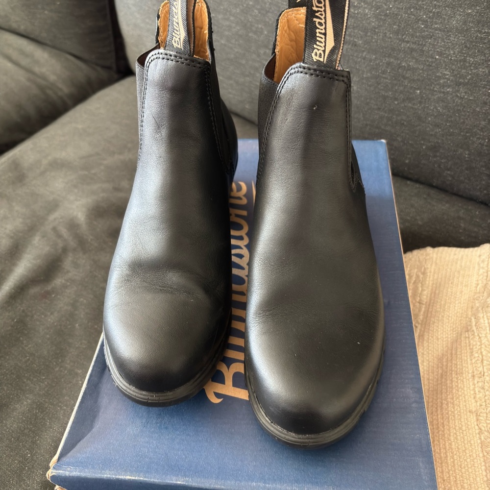 Blundstone Dark Leather Ankle Boots